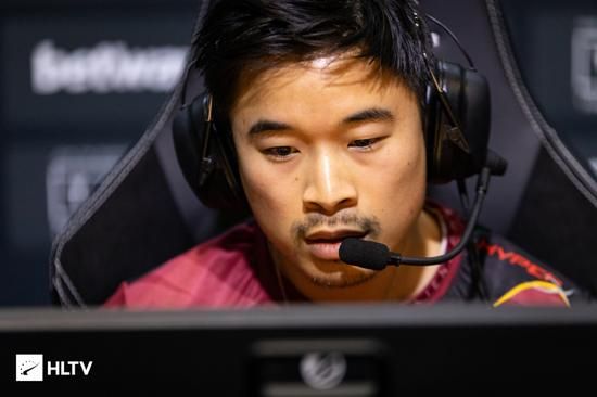 从创业到电竞教练：她的转型之路